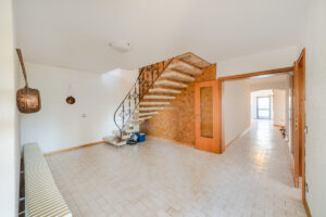 Flur Treppe im KG