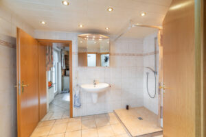 Badezimmer EG