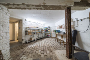 Kellerraum mit Werkstatt