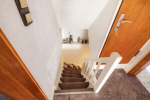 Treppe zum Obergeschoss