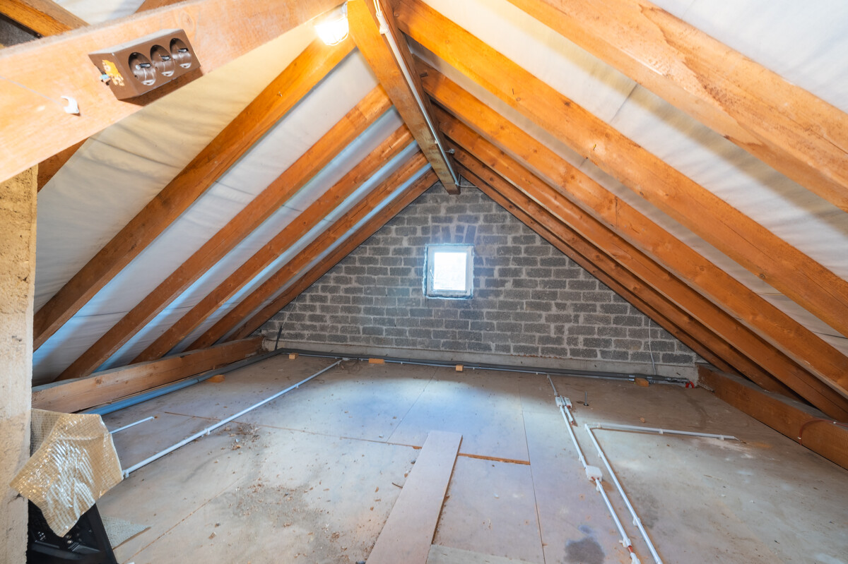 Blick auf den Dachboden