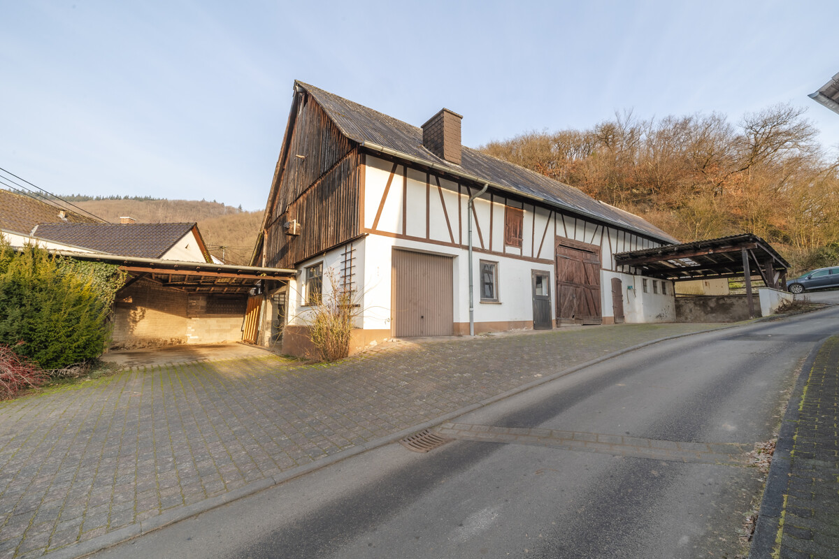 Unterstellplatz an derr Scheune