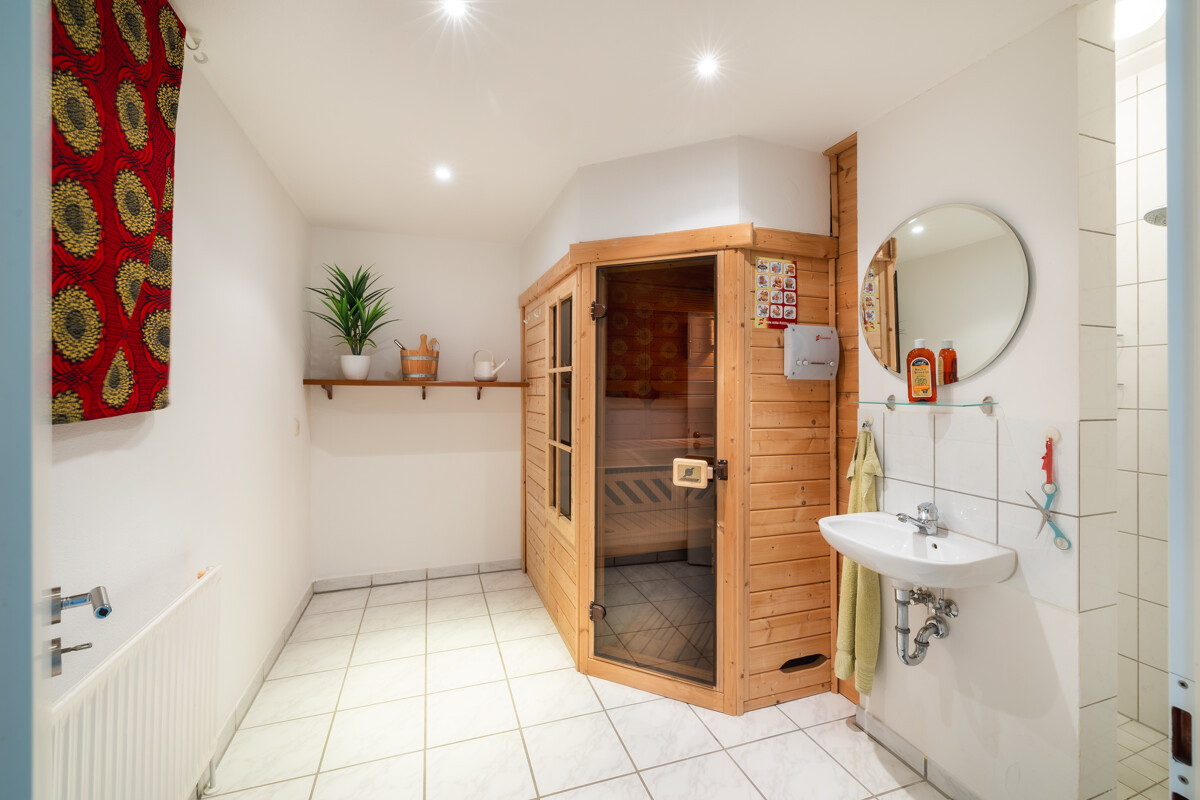 Bad mit Sauna Untergeschoss