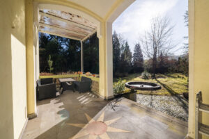 Überdachte Terrasse