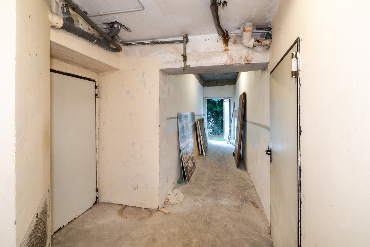 Flur im Keller zu den Kellerräumen