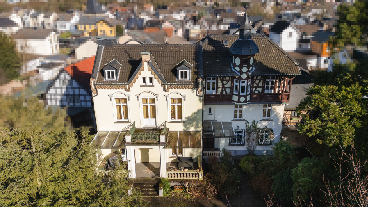 Blick von oben auf das Anwesen