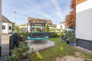 Garten mit Terrasse