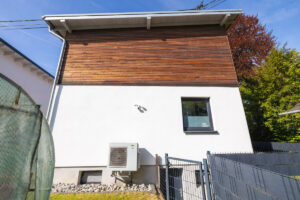 Fassade mit Wärmepumpe