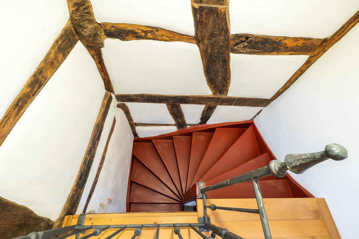 Treppe zum Obergeschoss