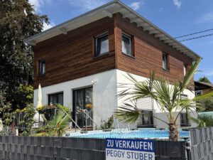 Straßenansicht Wohnhaus