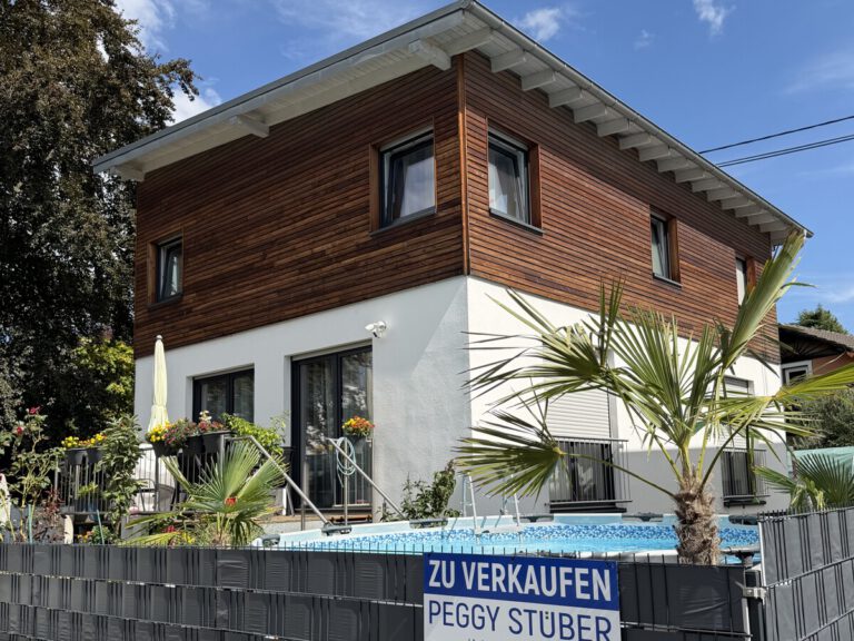 Straßenansicht Wohnhaus