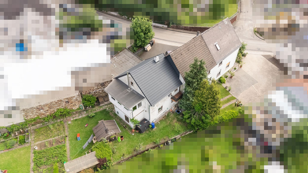 Gesamtobjekt mit Garten