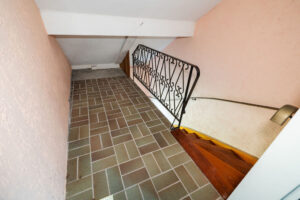 Treppe zum Dachgeschoss